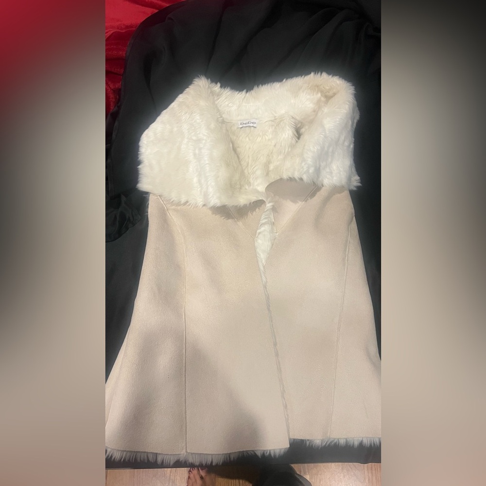 Bebe faux fur faux suede super soft beige vest size small